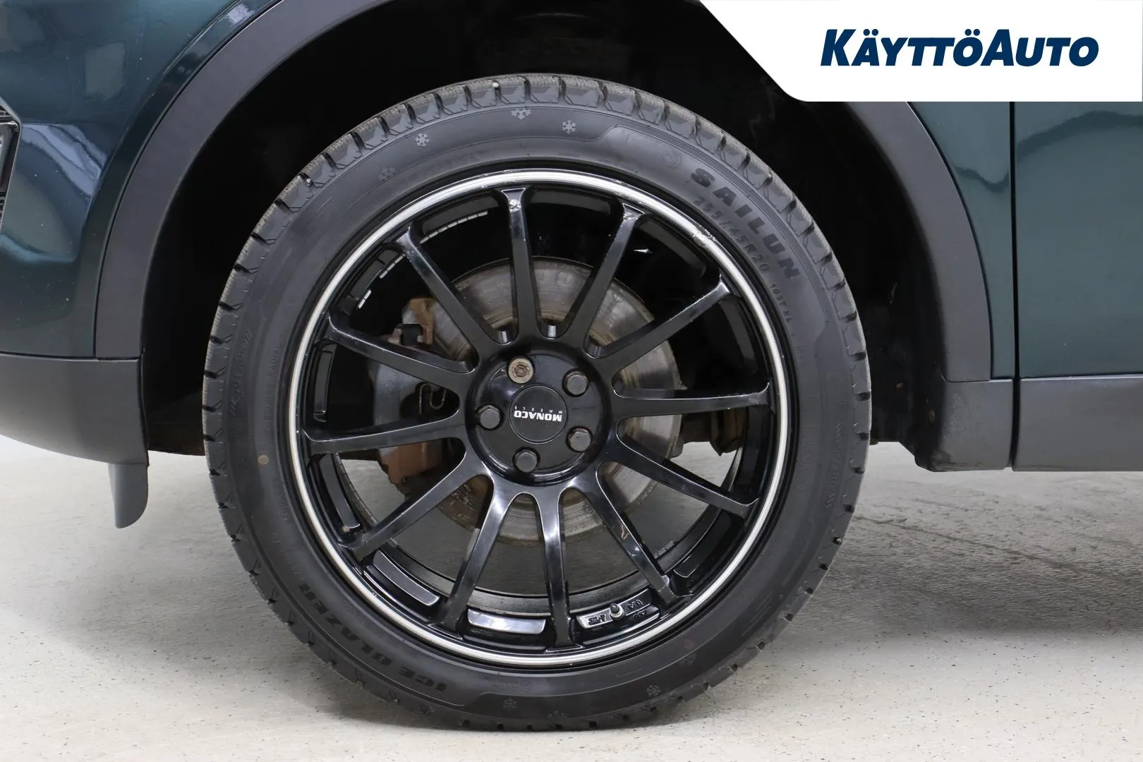 LAND ROVER Discovery Sport SZM-361 carousel image