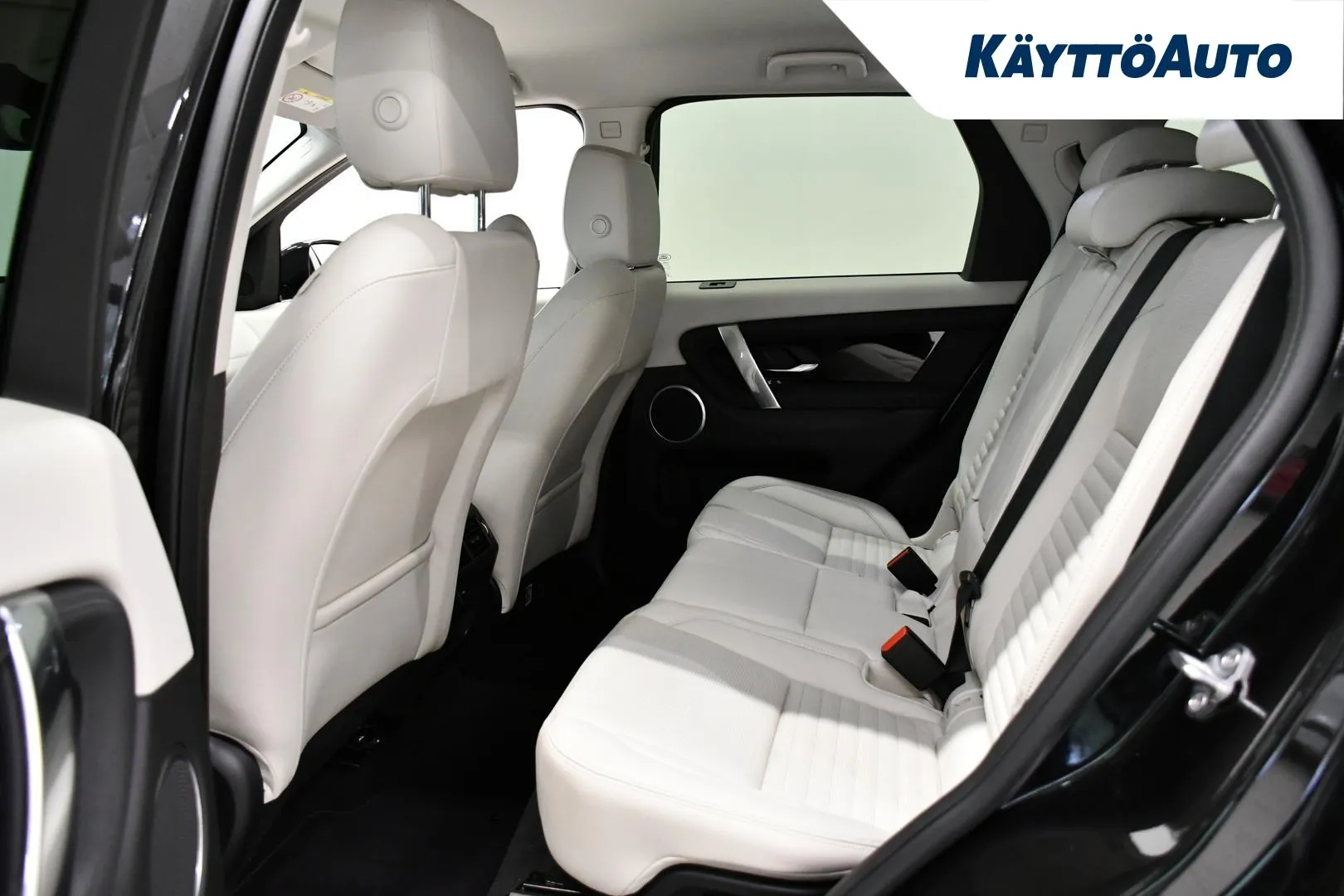 LAND ROVER Discovery Sport FPY-440 carousel image