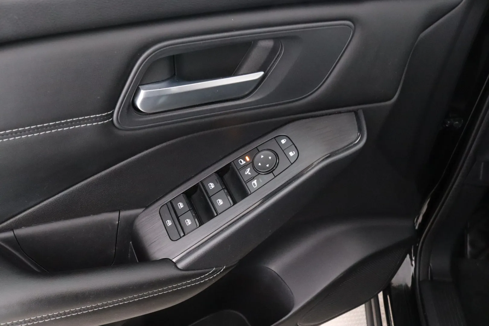 NISSAN Qashqai MOH-522 carousel image