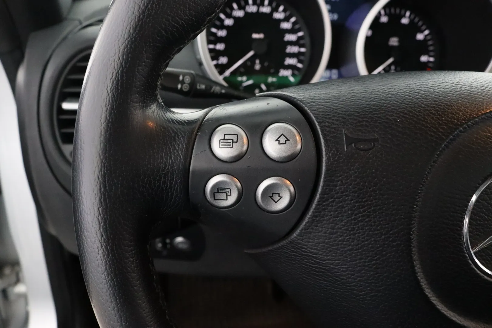 MERCEDES-BENZ SLK LMI-409 carousel image