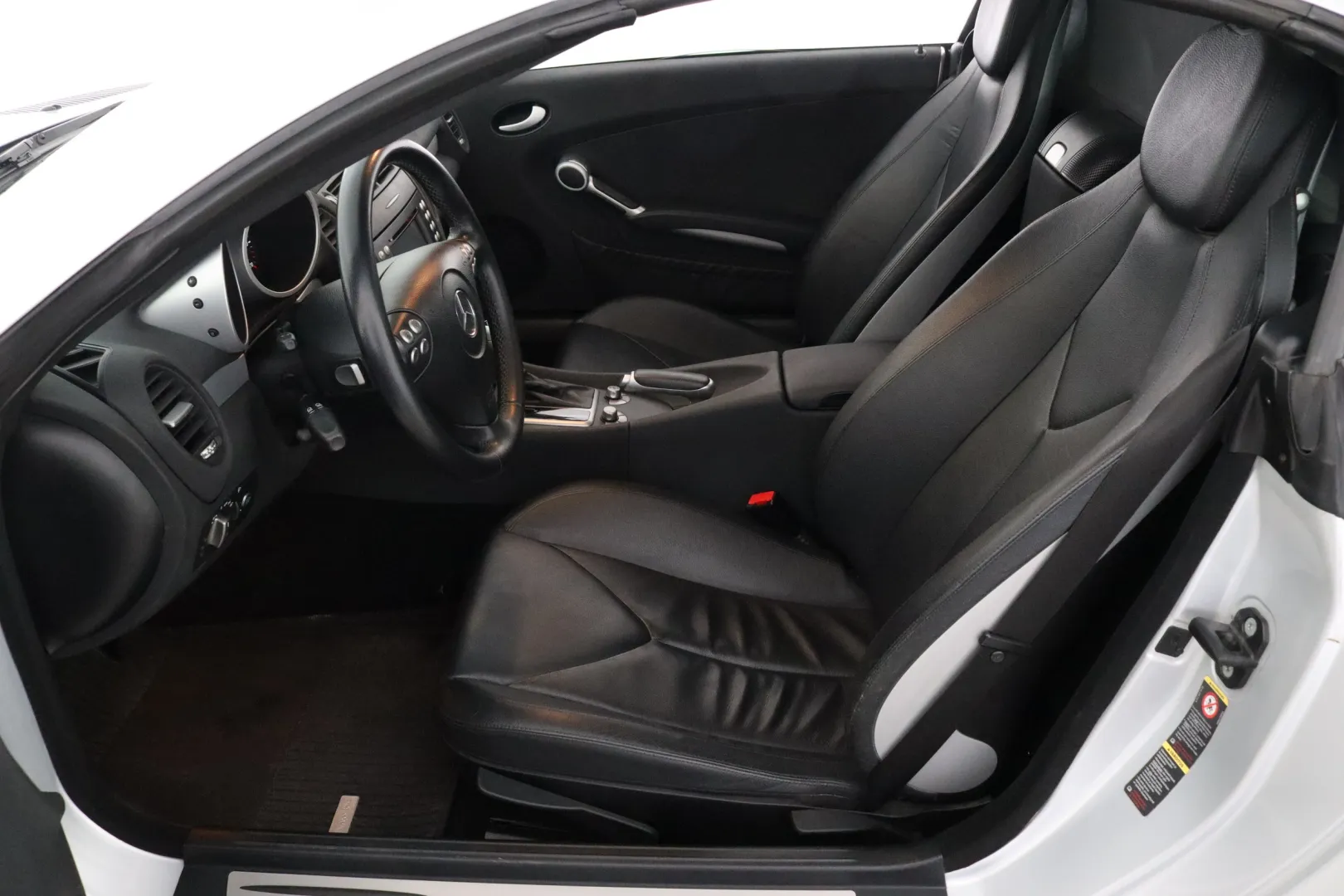 MERCEDES-BENZ SLK LMI-409 carousel image