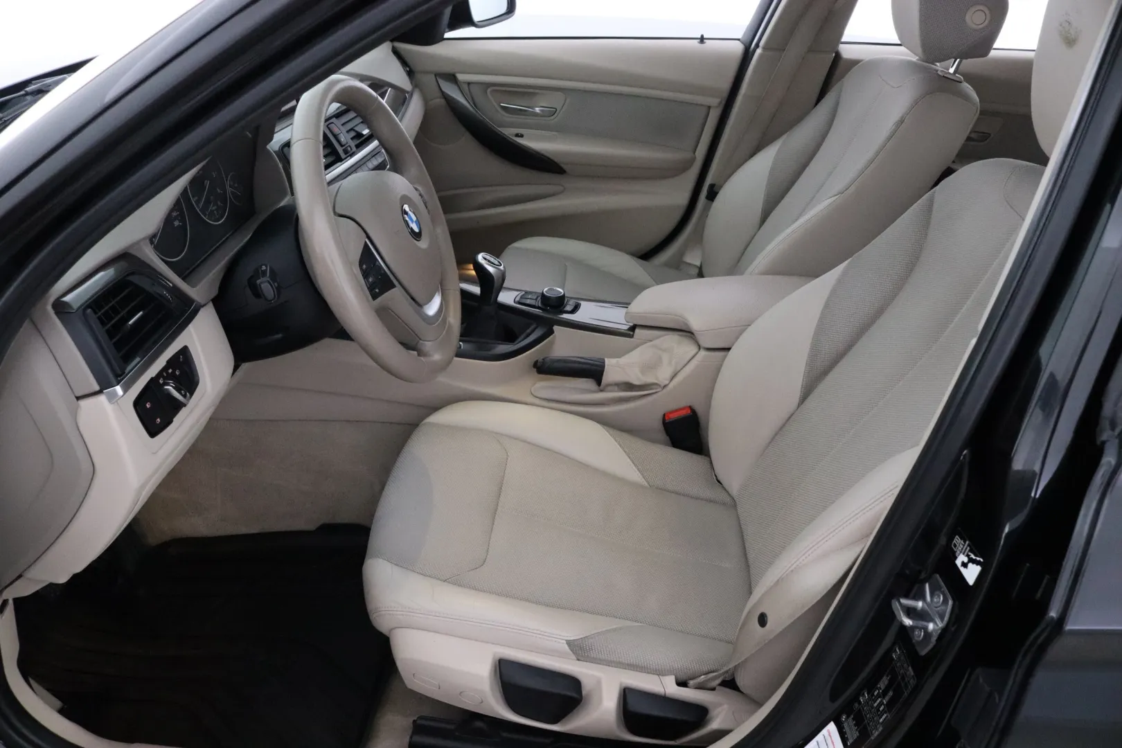 BMW 318 CKH-800 carousel image