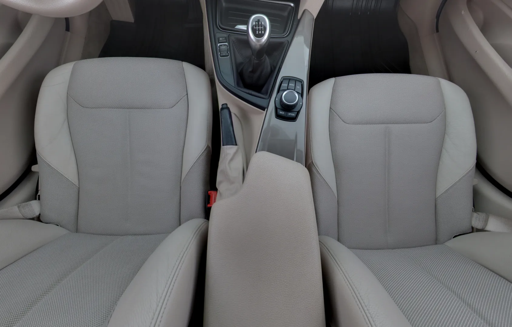 BMW 318 CKH-800 carousel image