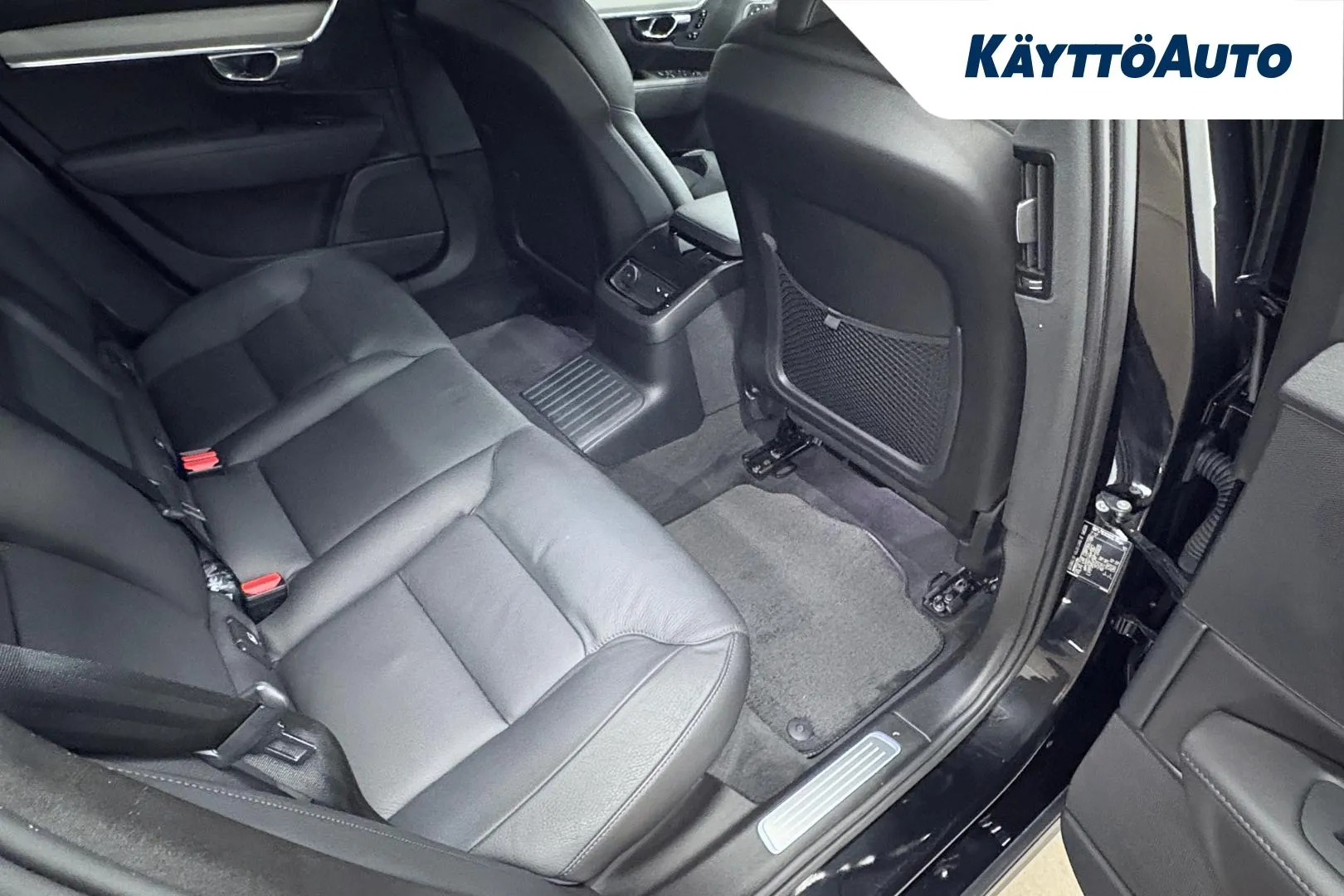 VOLVO S90 NNM-735 carousel image