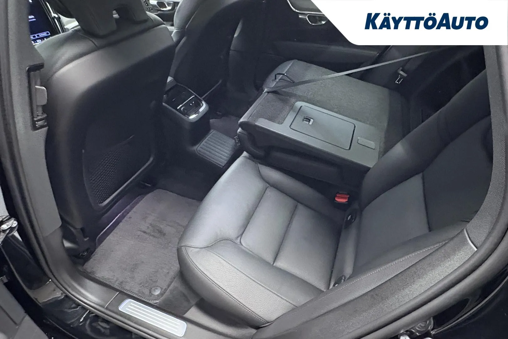 VOLVO S90 NNM-735 carousel image