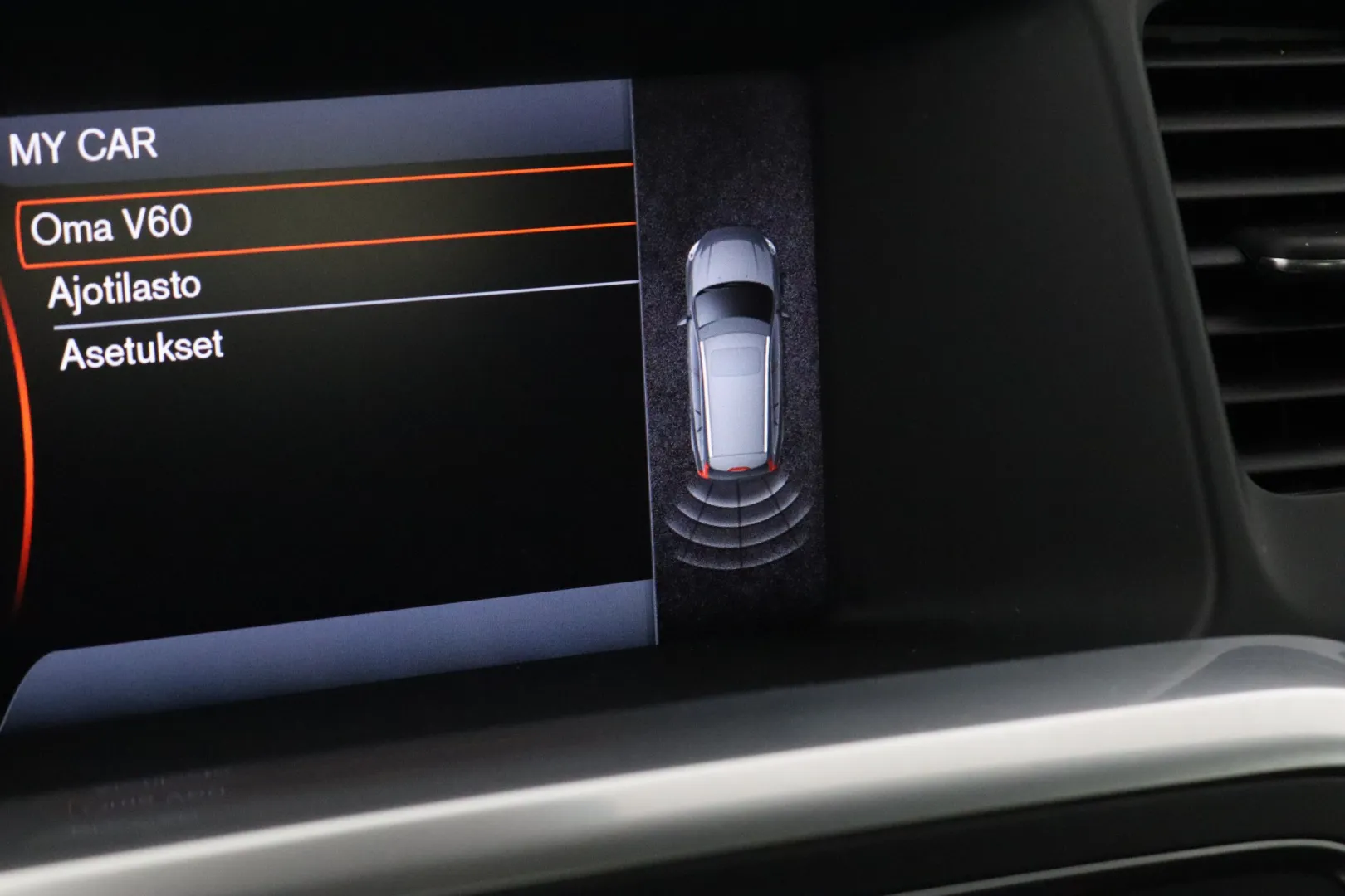 VOLVO V60 FNM-942 carousel image