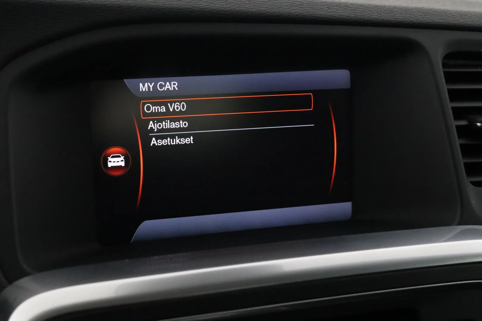 VOLVO V60 FNM-942 carousel image