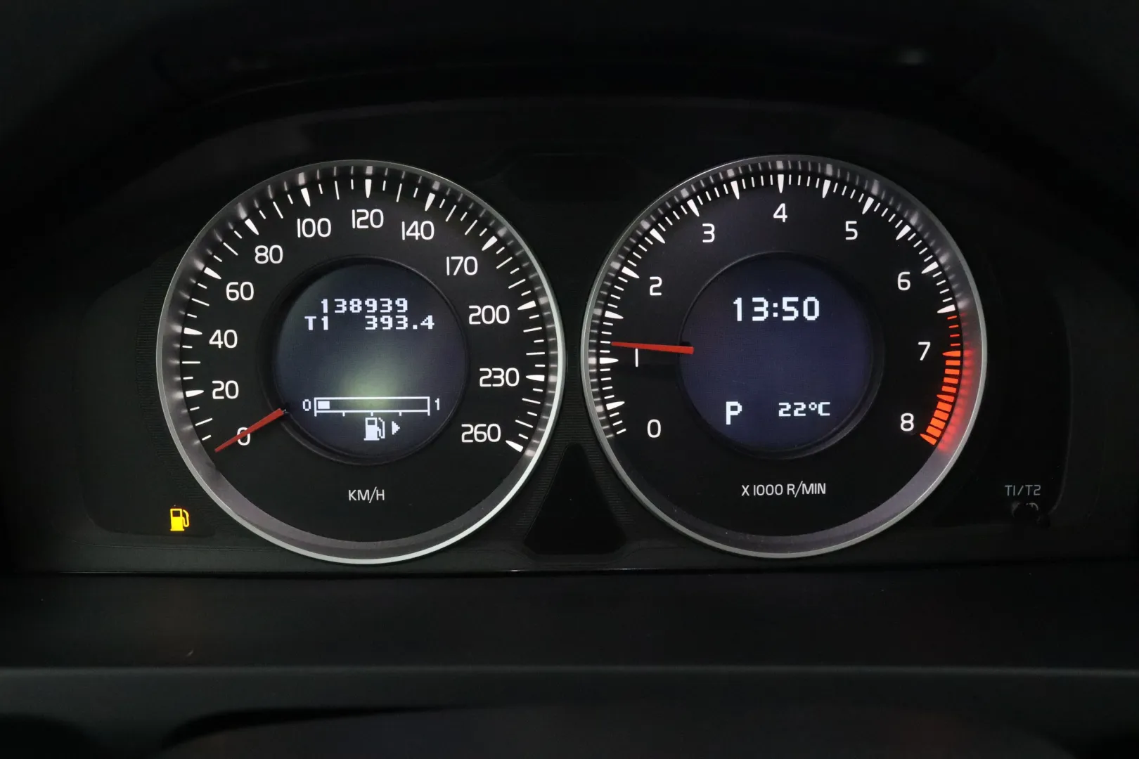 VOLVO V60 FNM-942 carousel image