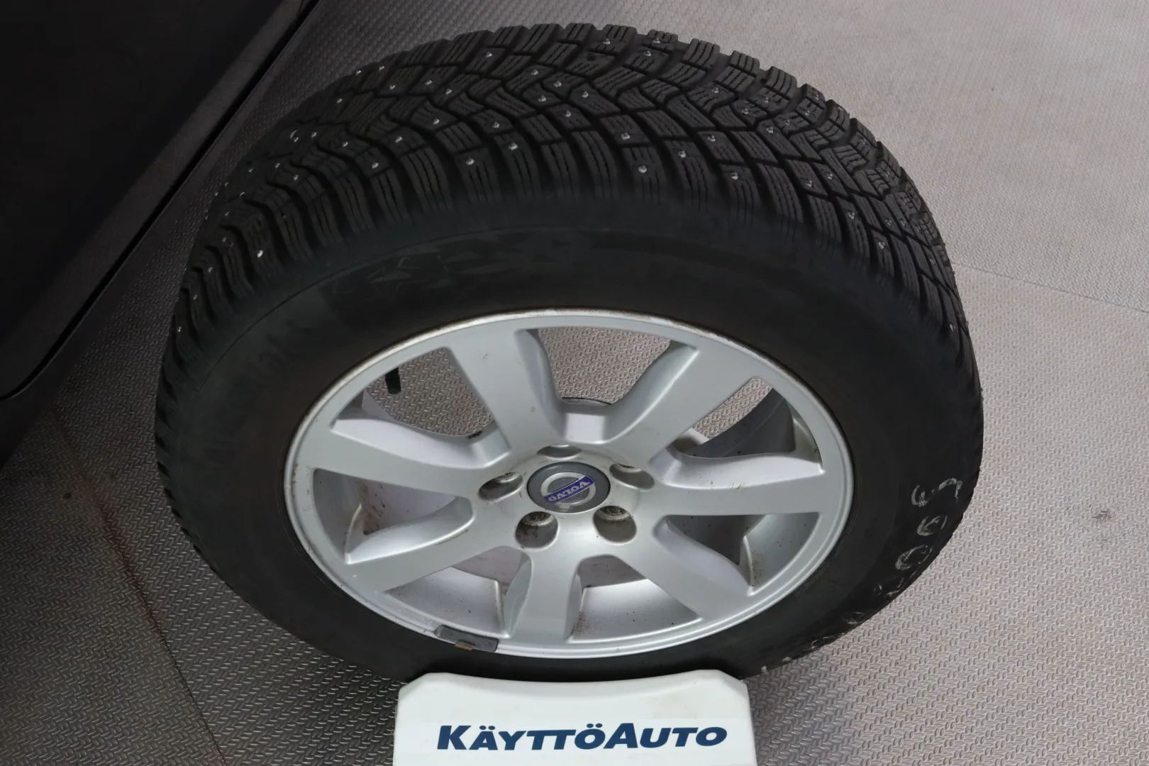 VOLVO V60 FNM-942 carousel image