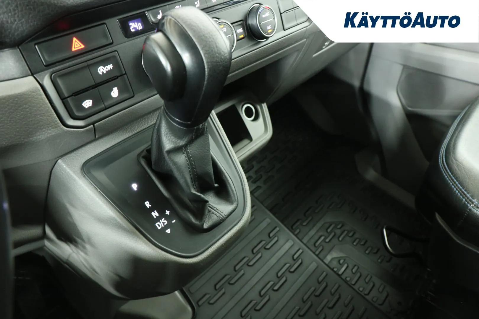 Volkswagen Crafter XPB-533 carousel image