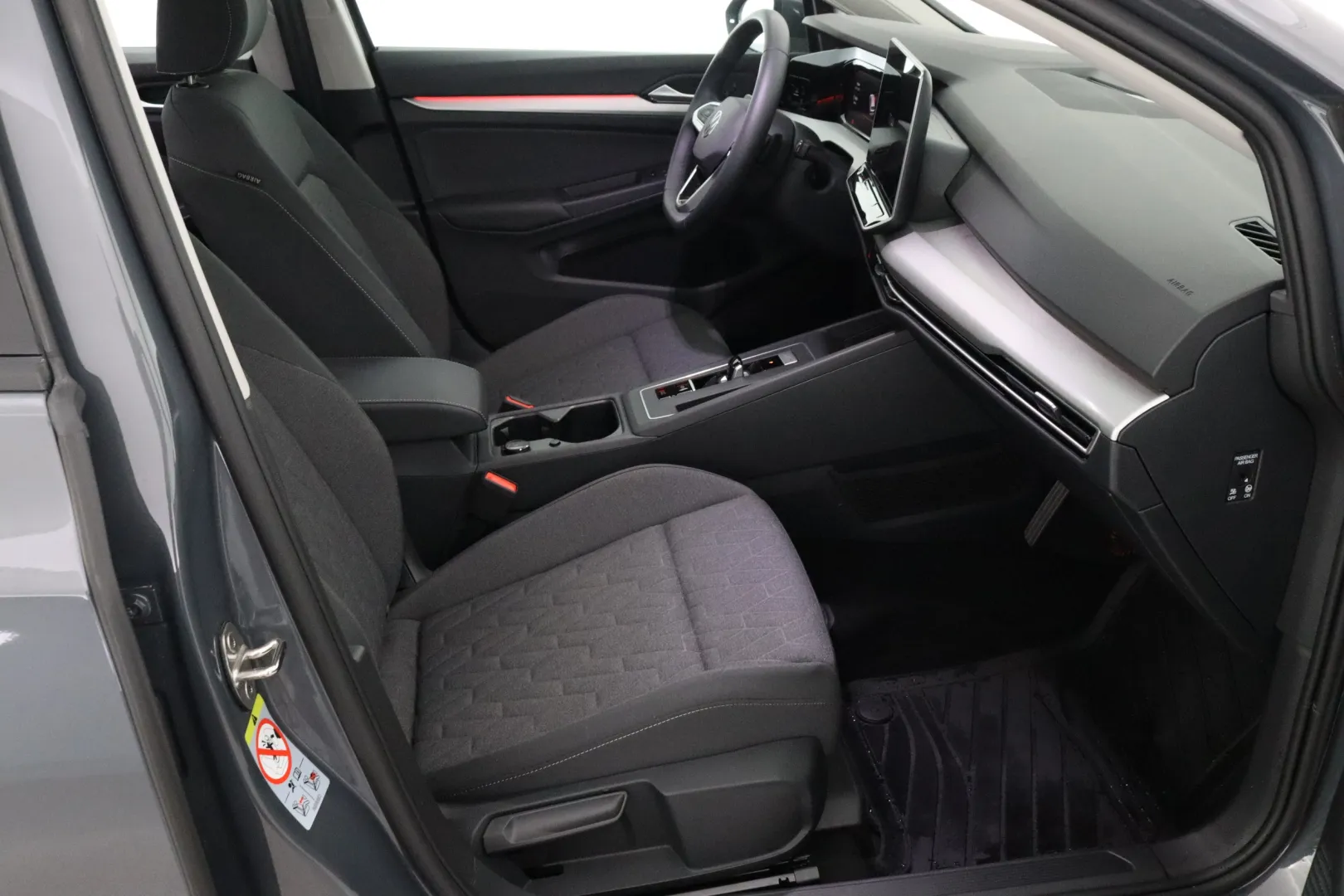 VOLKSWAGEN GOLF GPU-958 carousel image