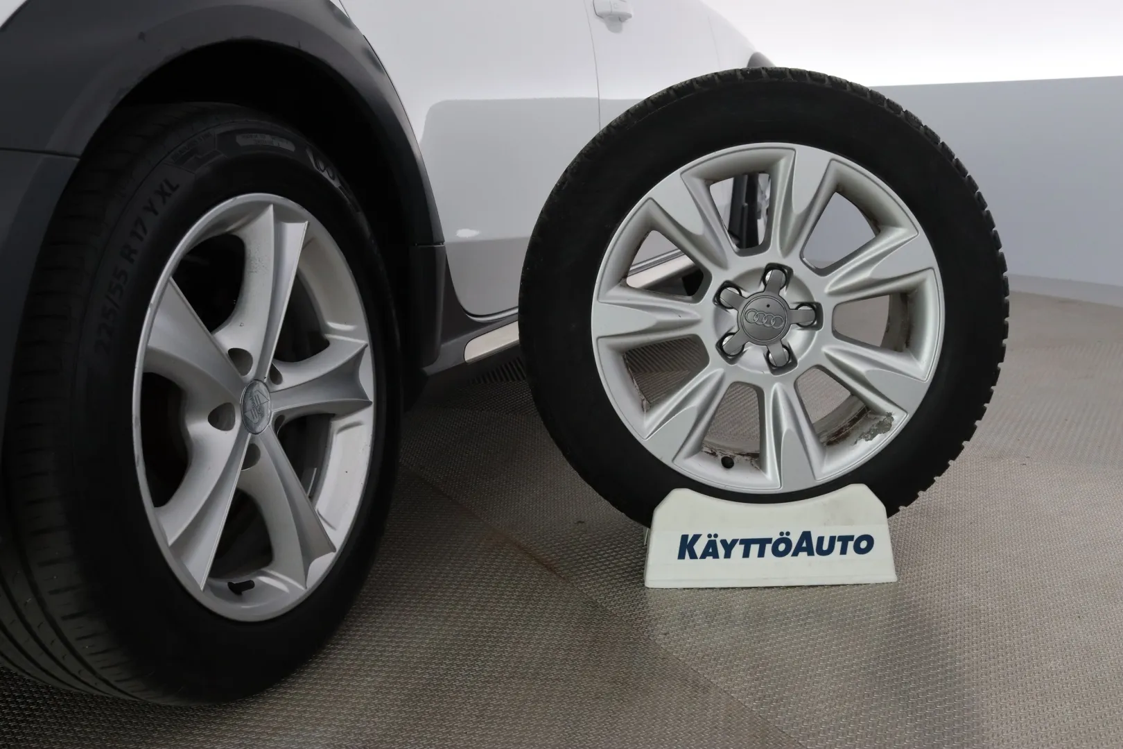 AUDI A4 allroad quattro JHT-930 carousel image