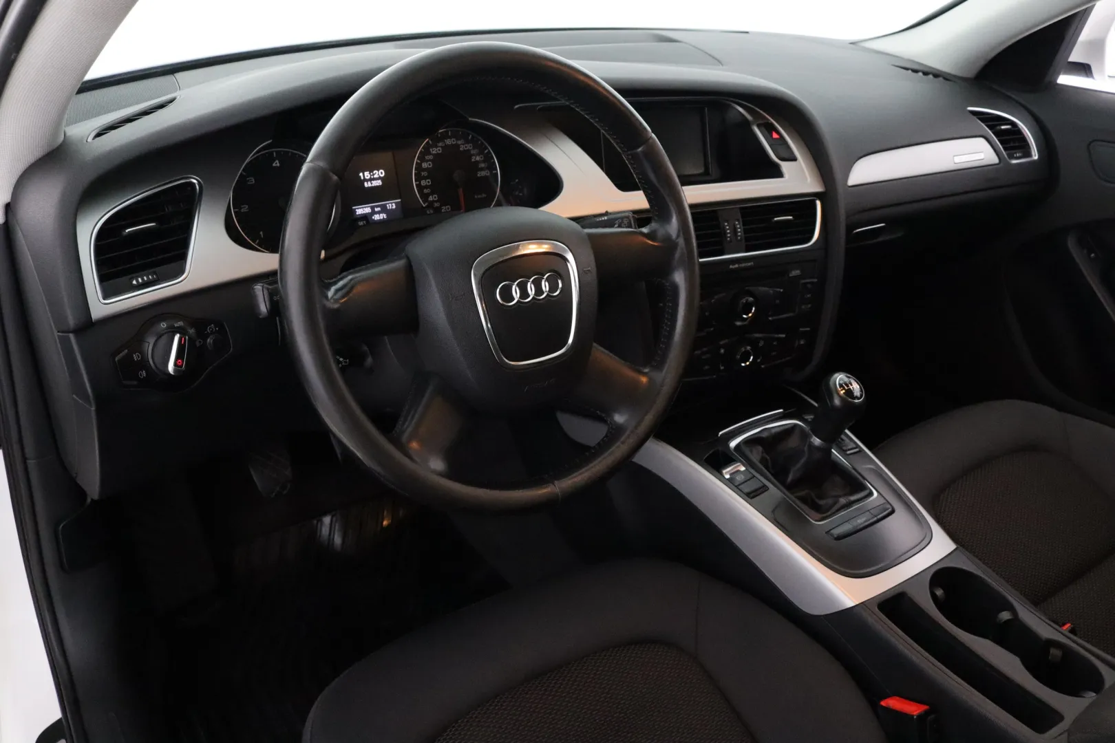 AUDI A4 allroad quattro JHT-930 carousel image