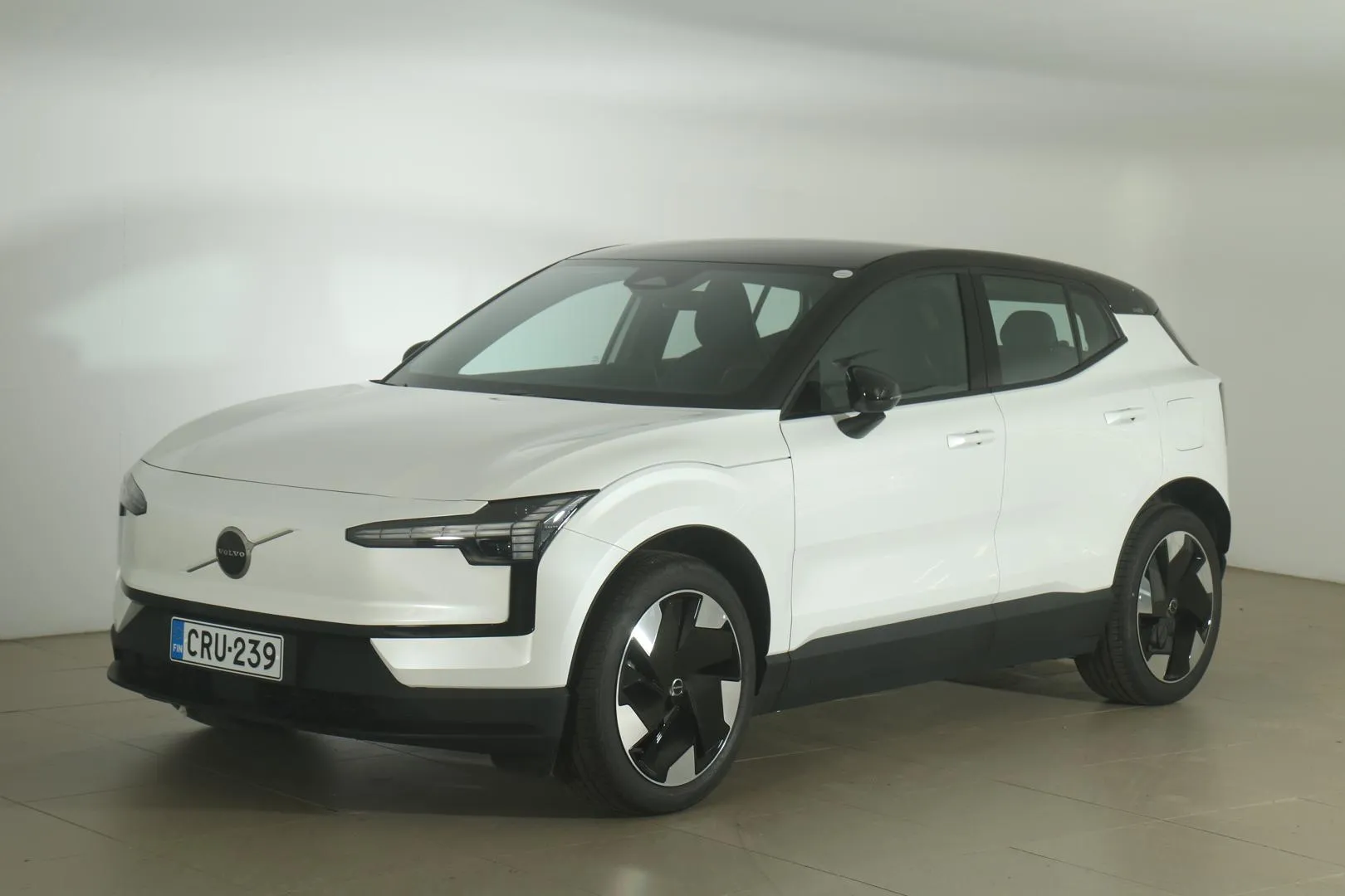 VOLVO EX30 CRU-239 carousel image