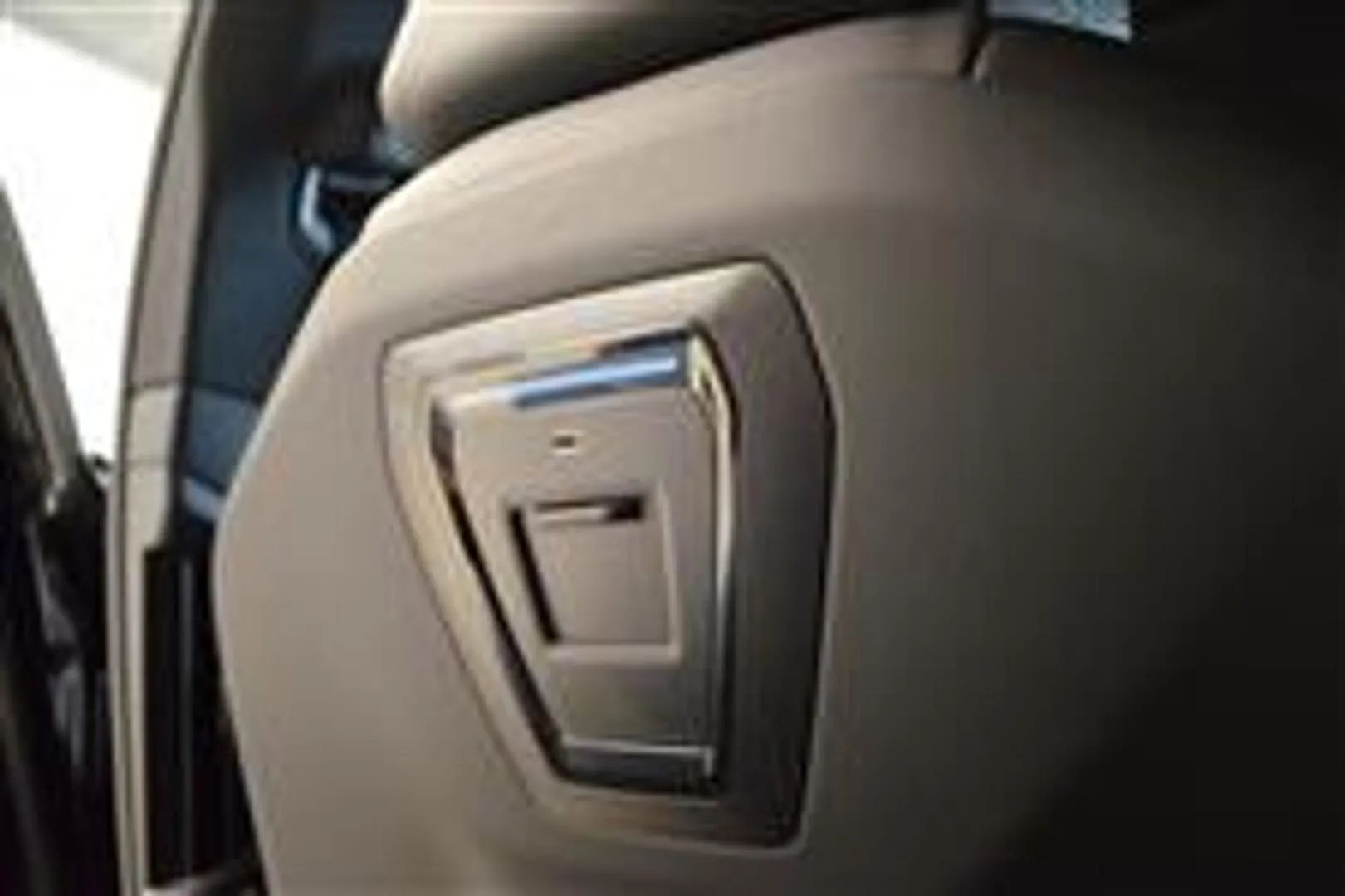 BMW i5 EVE-539 carousel image