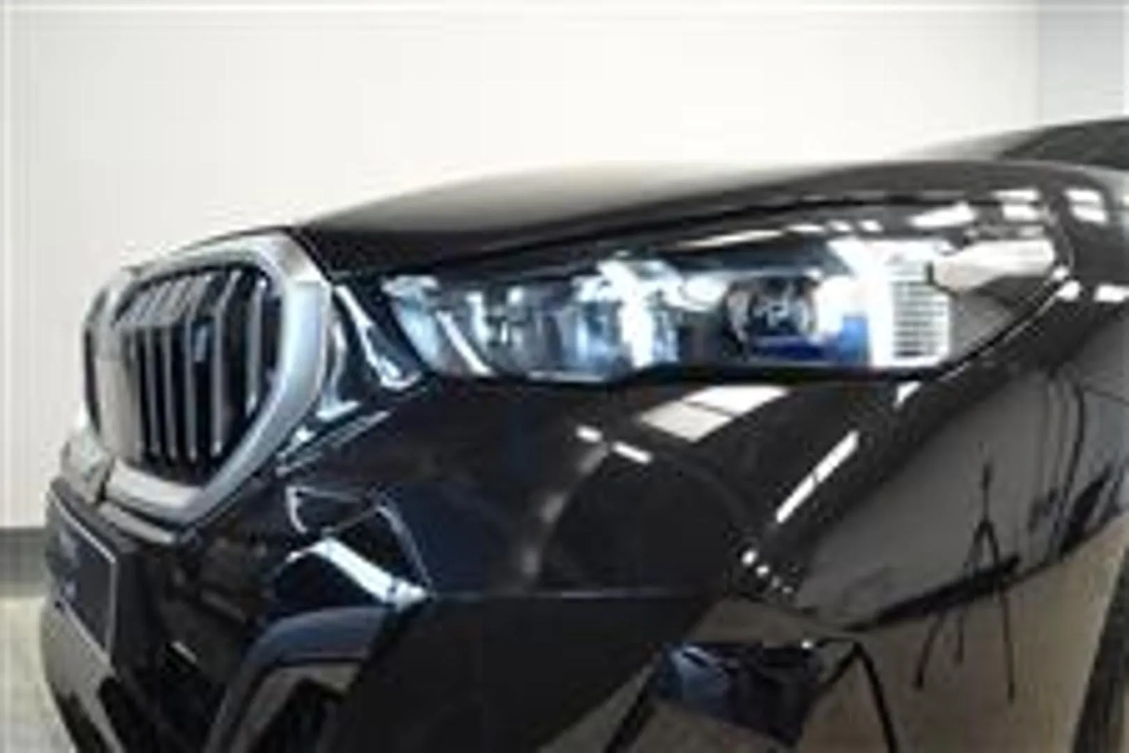 BMW i5 EVE-539 carousel image