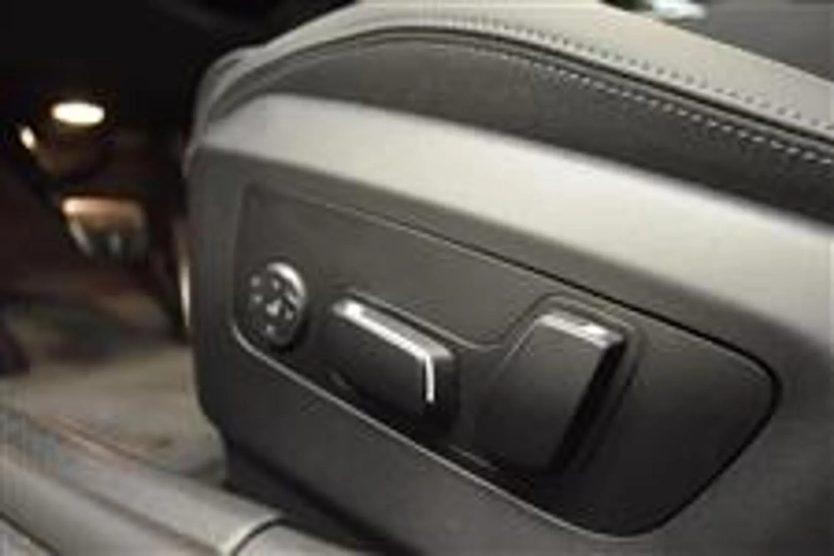 BMW i5 EVE-539 carousel image