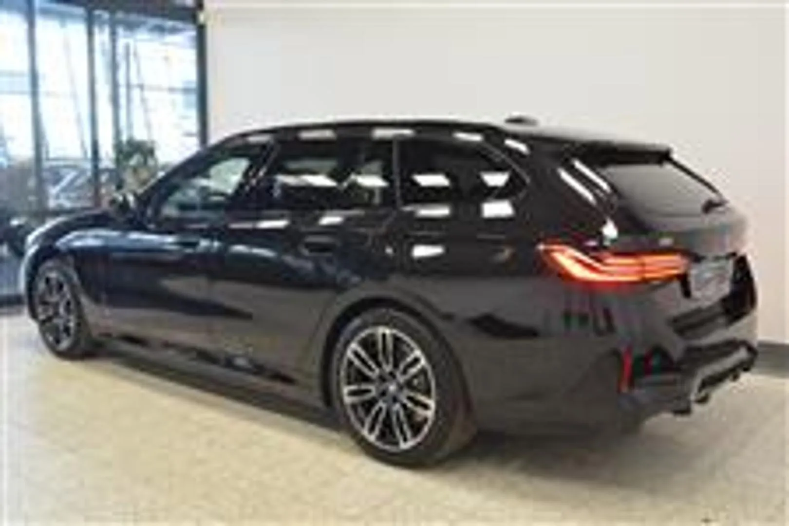 BMW i5 EVE-539 carousel image