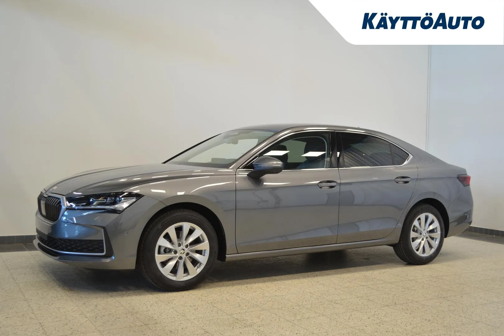 Skoda Superb IRT-907 carousel image