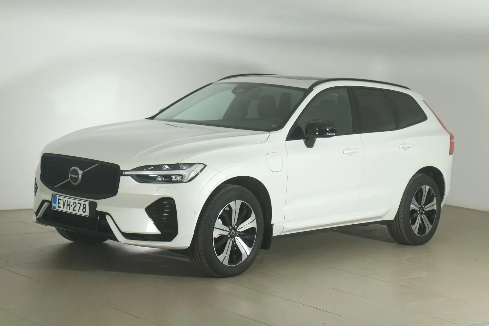 VOLVO XC60 EVH-278 carousel image