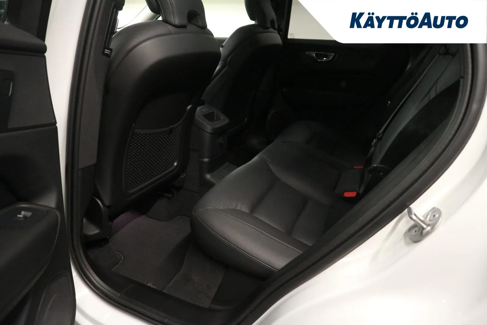 VOLVO XC60 EVH-278 carousel image
