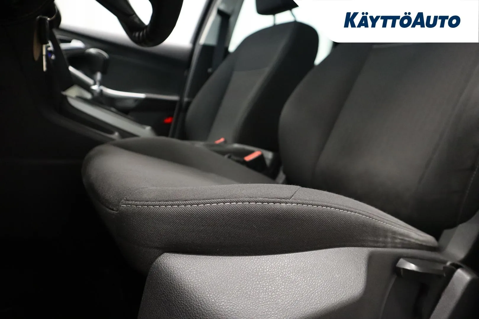 FORD Focus XVP-880 carousel image