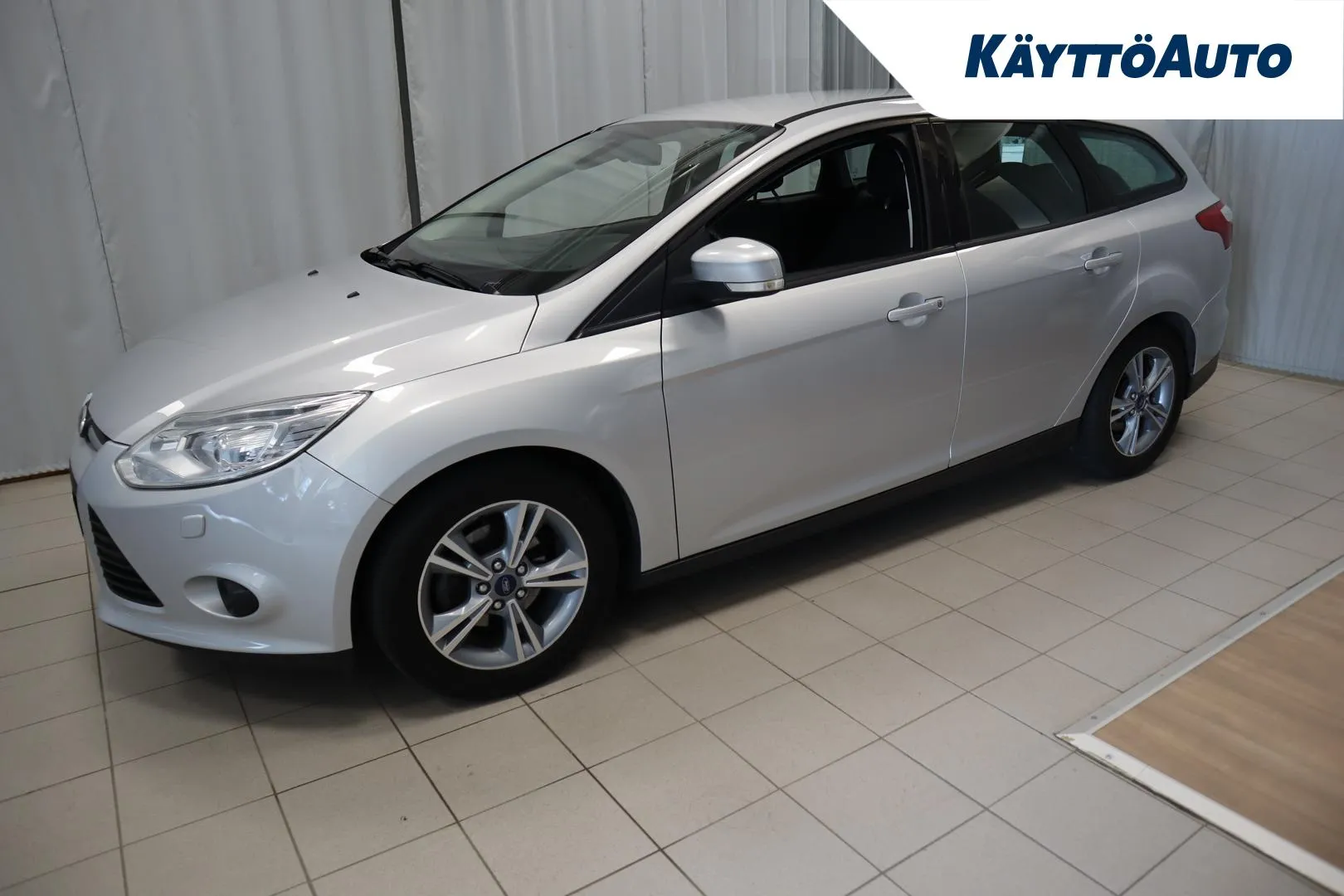 FORD Focus XVP-880 carousel image