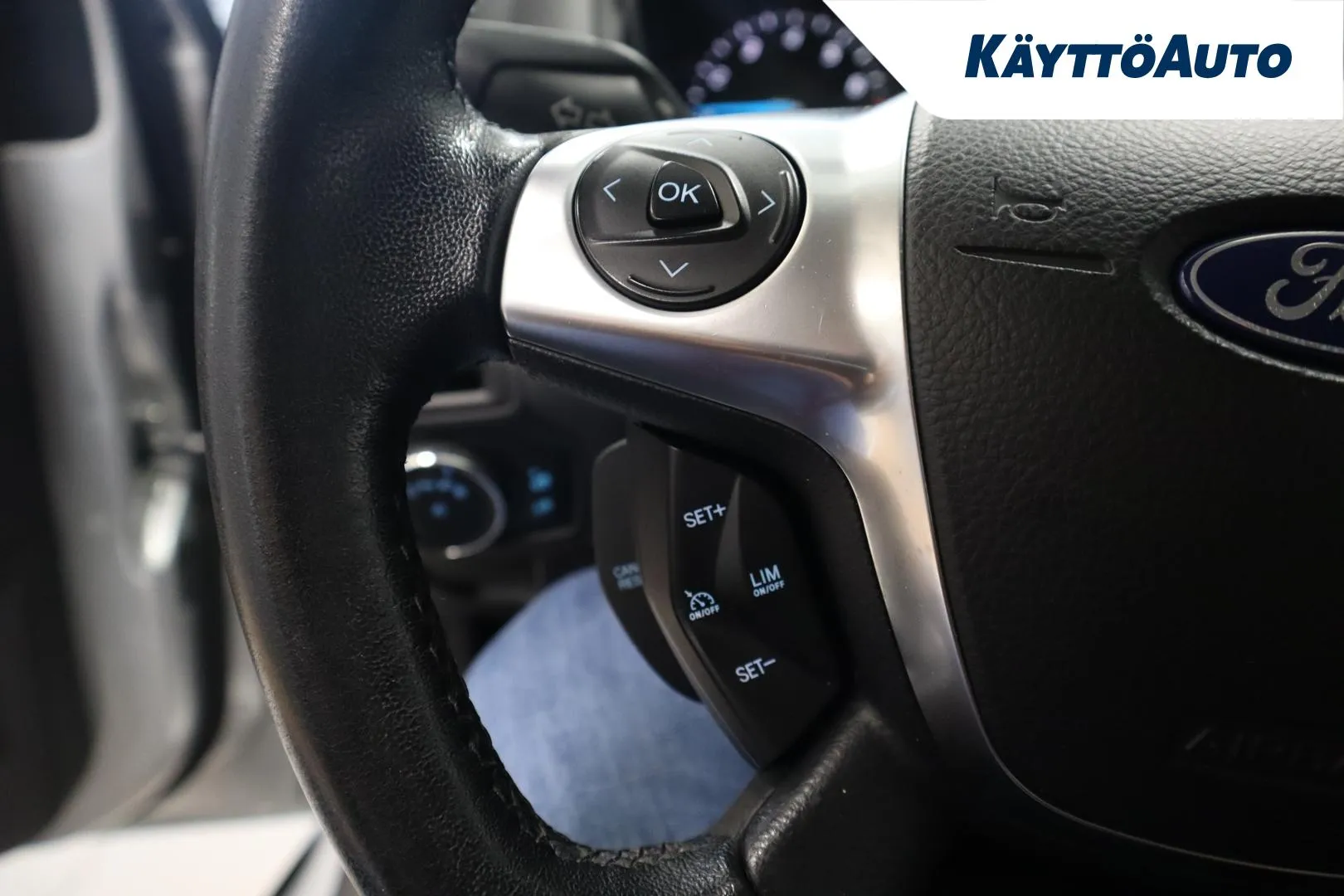 FORD Focus XVP-880 carousel image