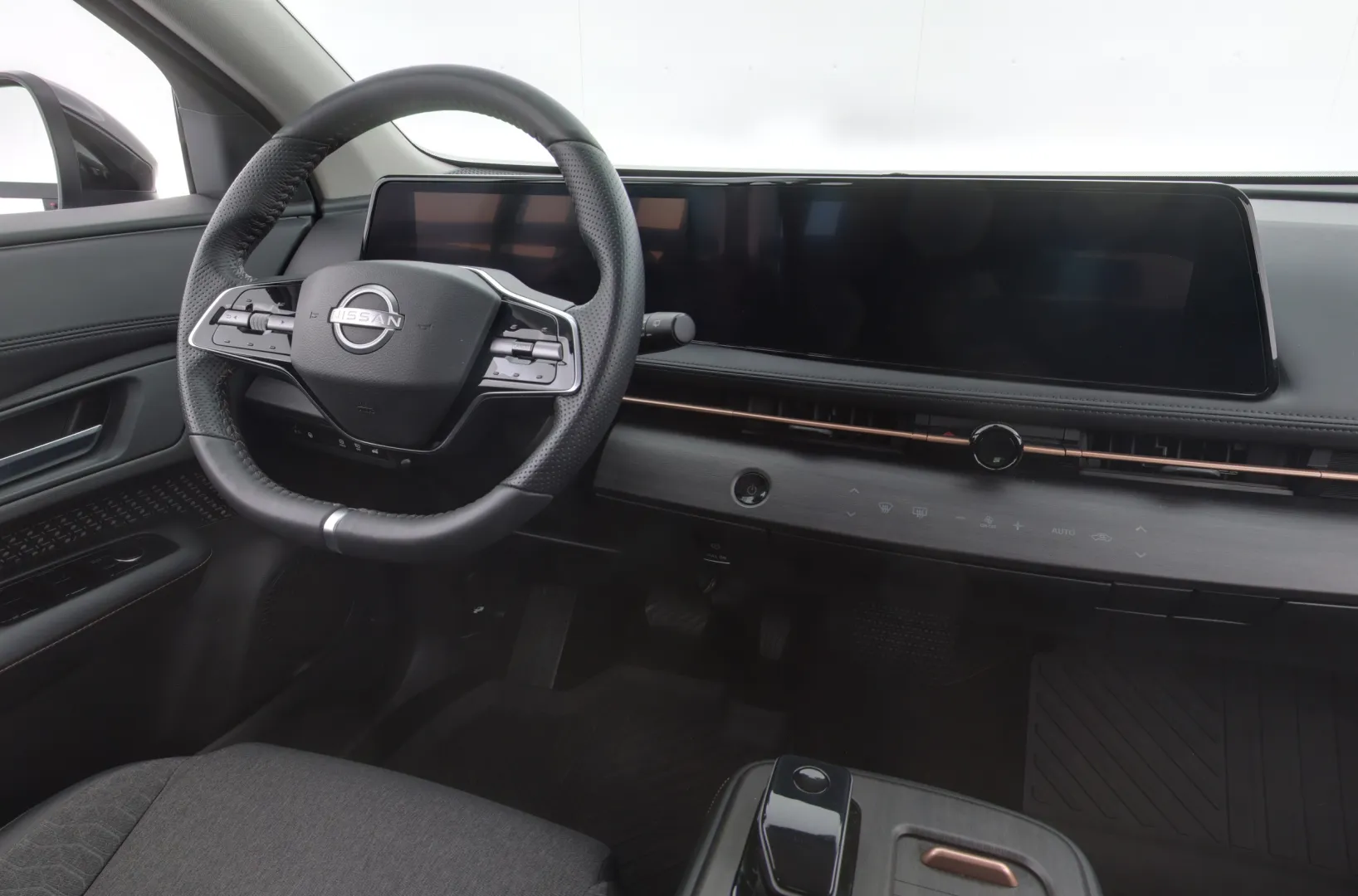NISSAN Ariya NNB-697 carousel image