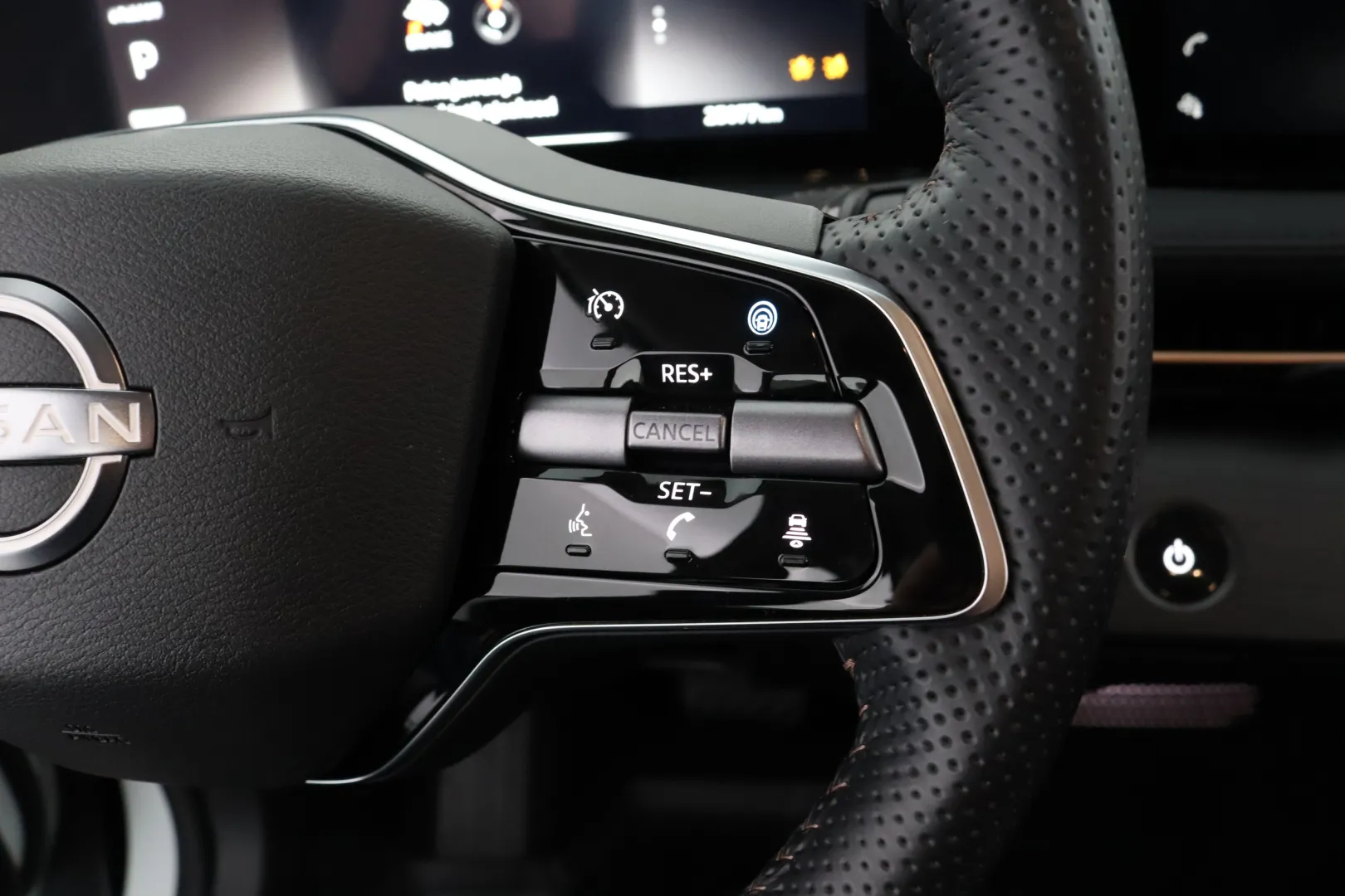 NISSAN Ariya NNB-697 carousel image
