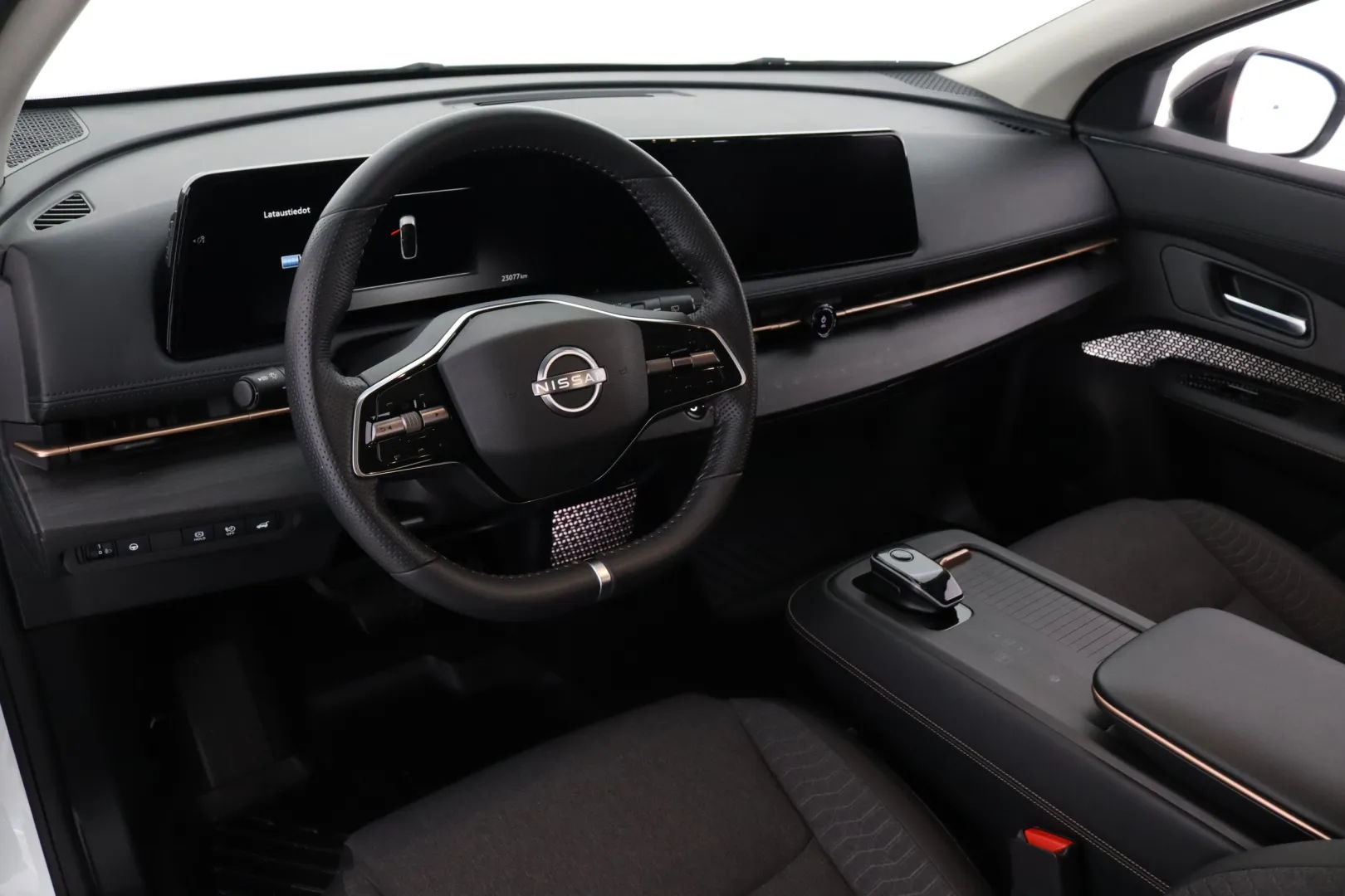 NISSAN Ariya NNB-697 carousel image