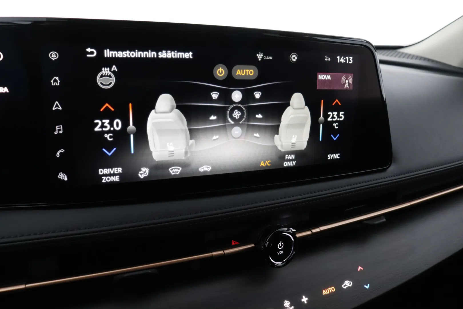NISSAN Ariya NNB-697 carousel image