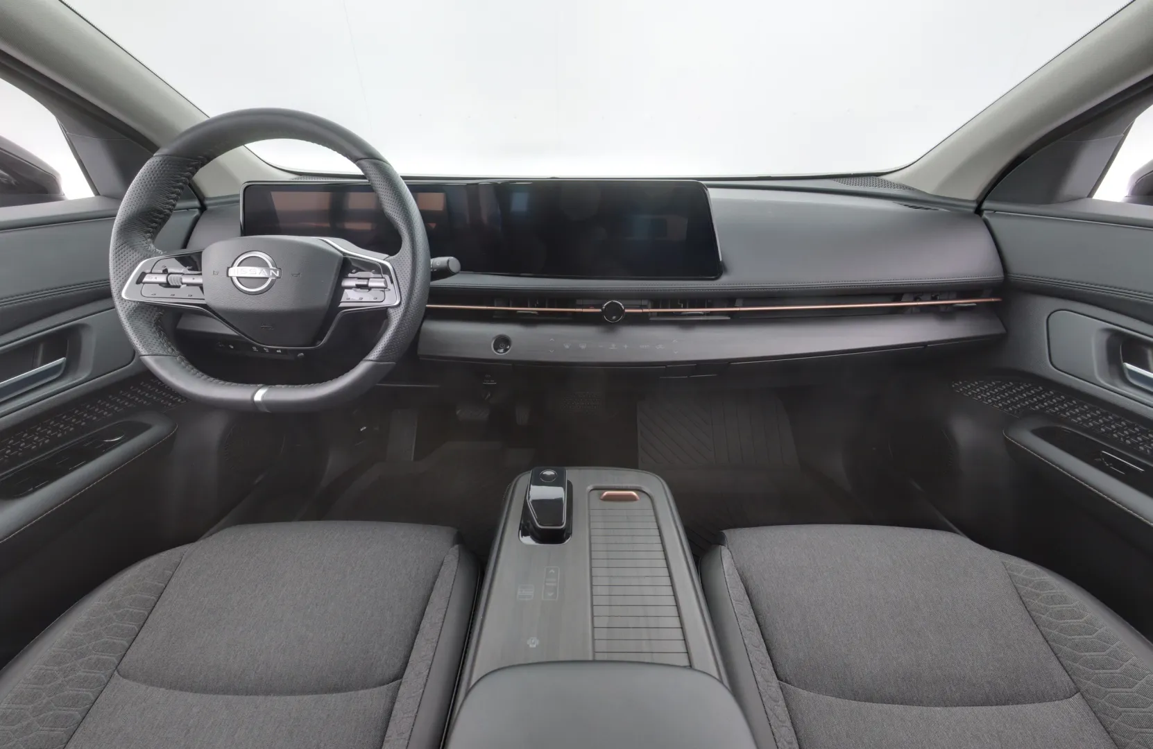 NISSAN Ariya NNB-697 carousel image