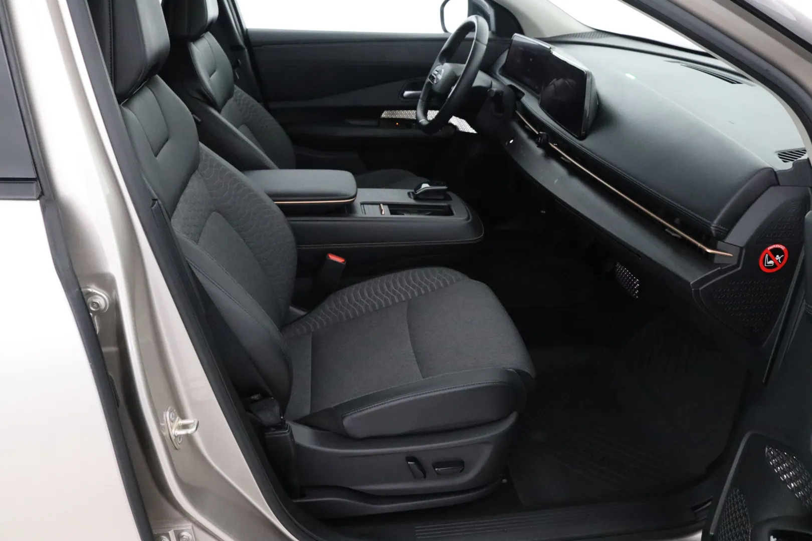 NISSAN Ariya IRJ-638 carousel image