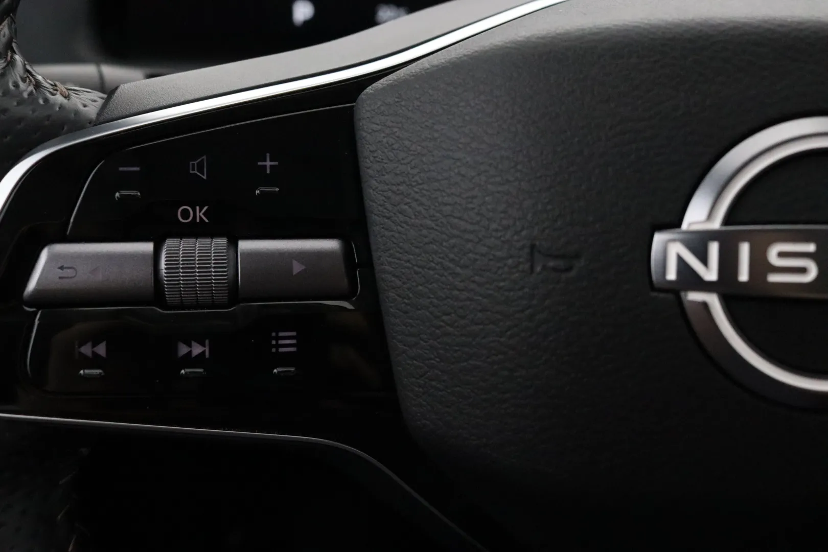 NISSAN Ariya IRJ-638 carousel image