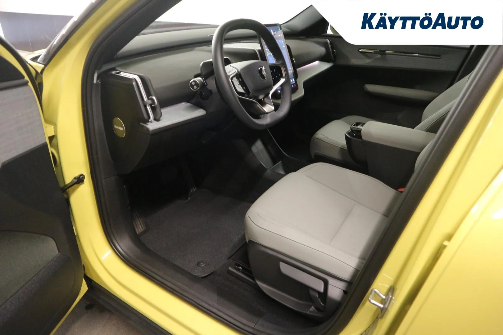 VOLVO EX30 XSR-966 carousel image