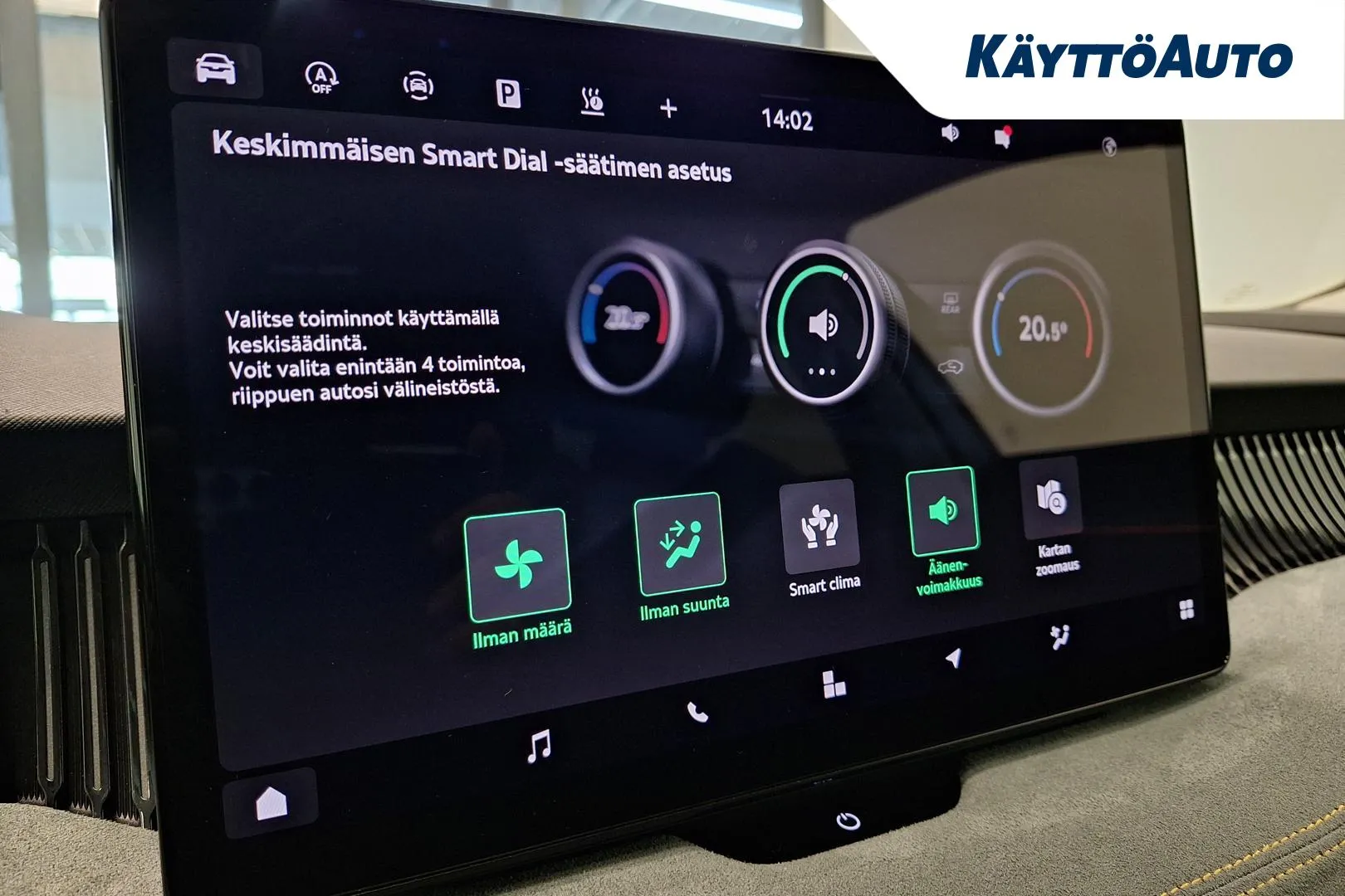 Skoda Superb YXX-243 carousel image