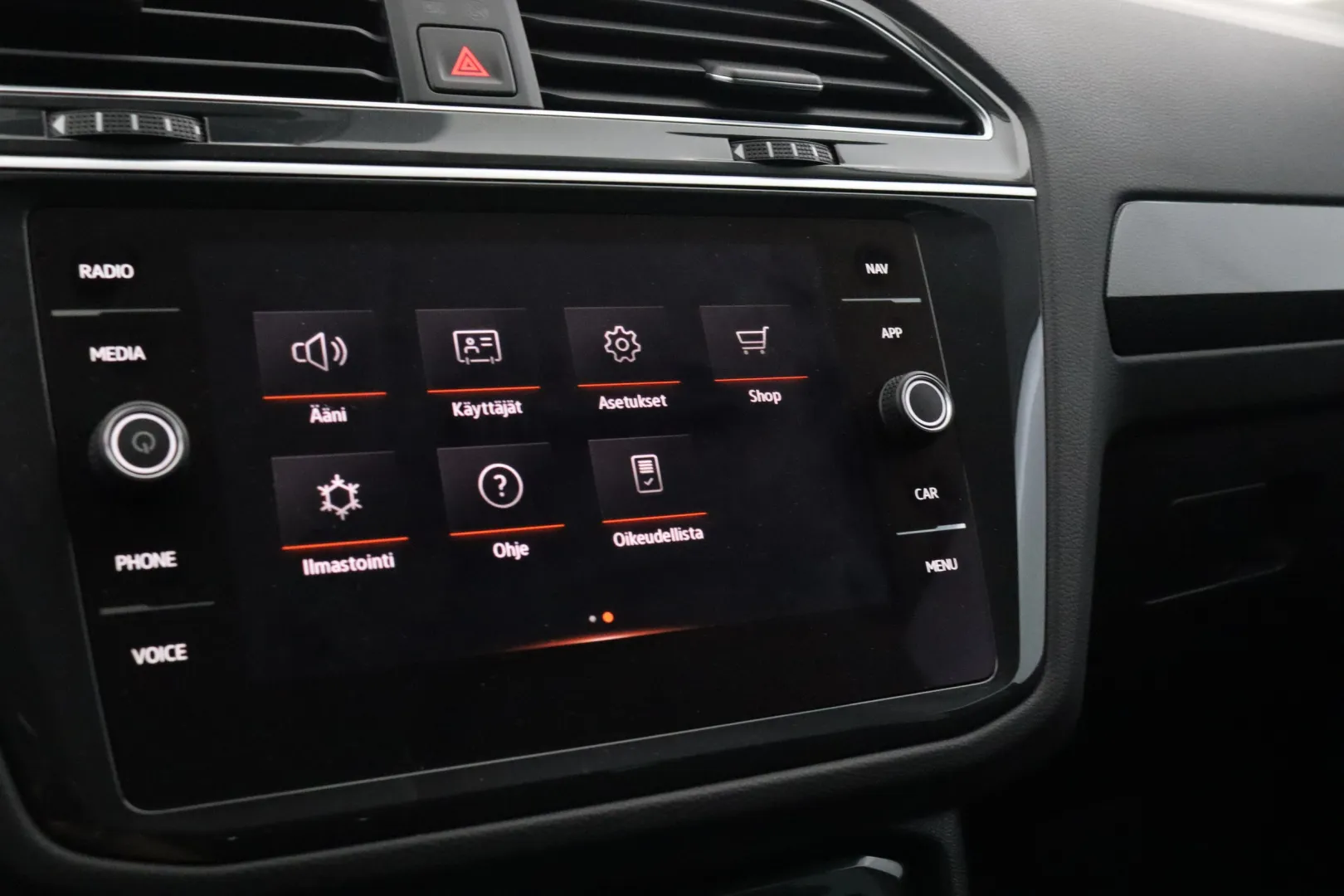 VOLKSWAGEN Tiguan ETS-957 carousel image