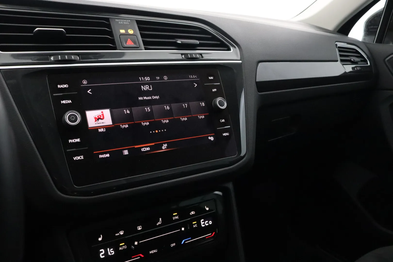 VOLKSWAGEN Tiguan ETS-957 carousel image