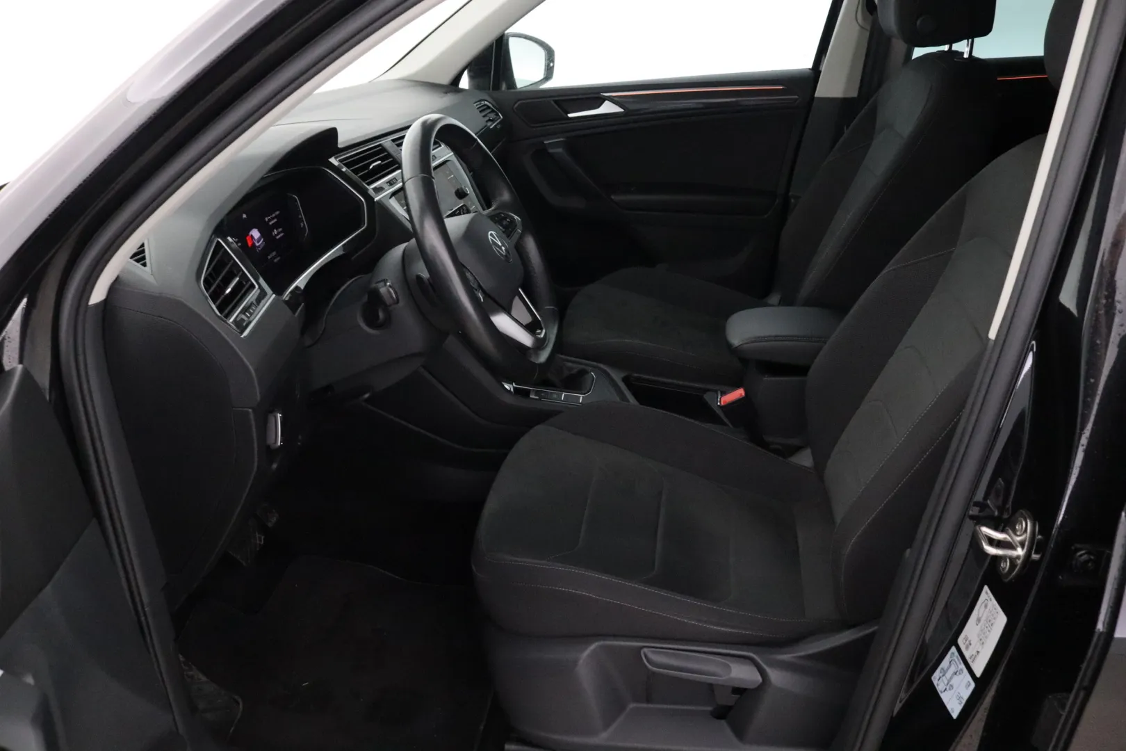 VOLKSWAGEN Tiguan ETS-957 carousel image