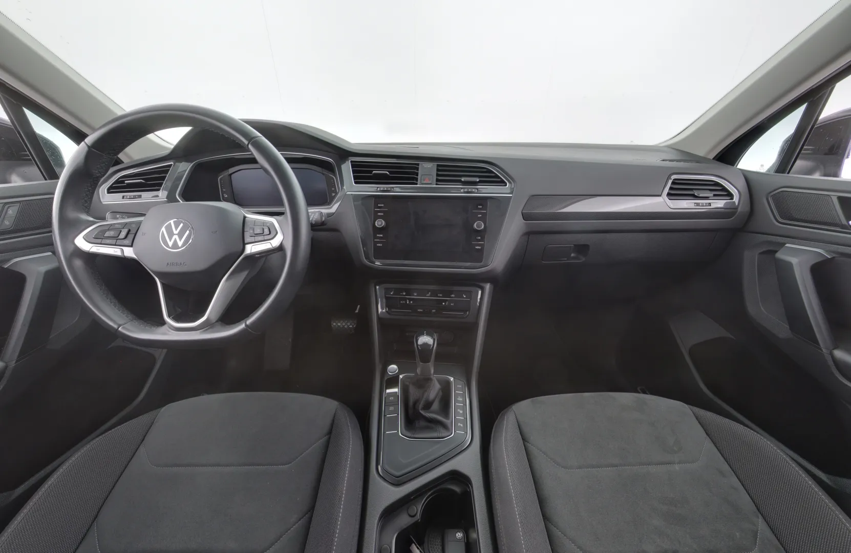 VOLKSWAGEN Tiguan ETS-957 carousel image