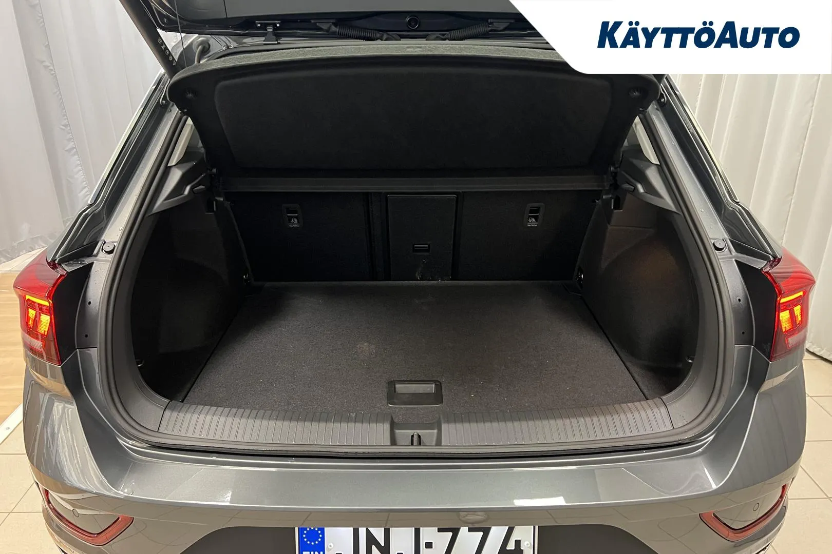 Volkswagen T-Roc JNJ-774 carousel image