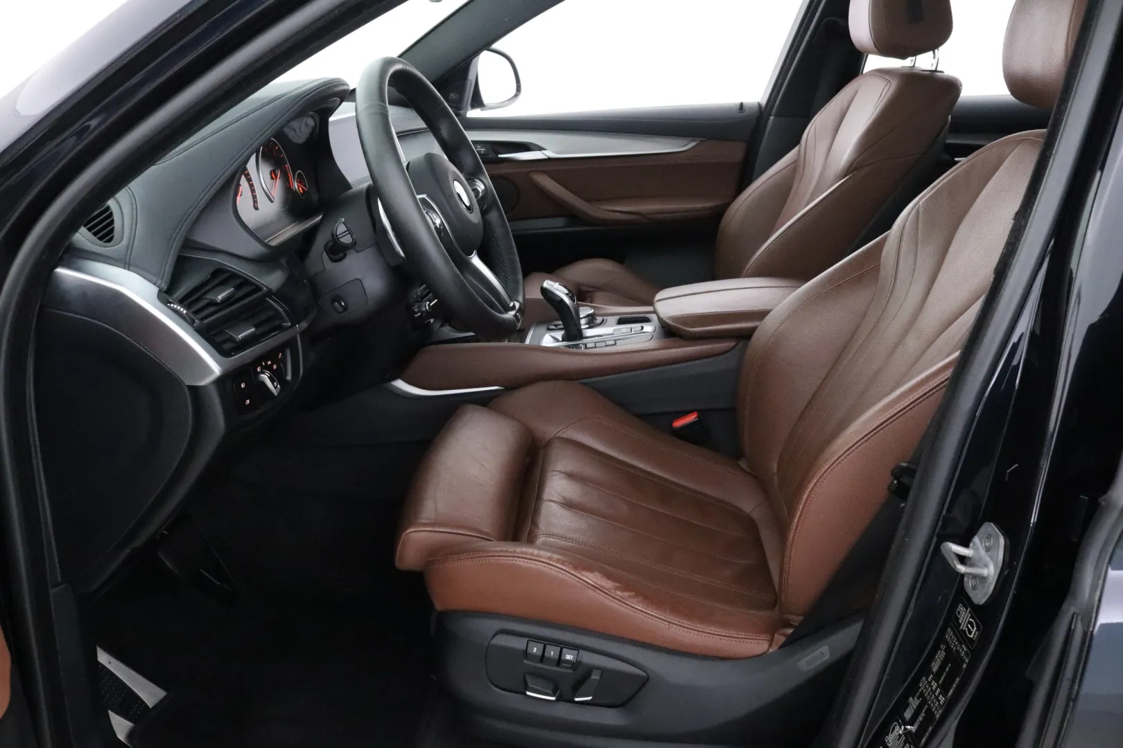 BMW X6 ERM-945 carousel image