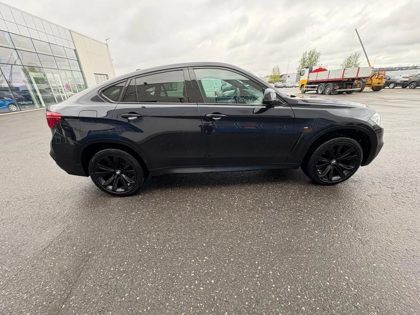 BMW X6 ERM-945 carousel image
