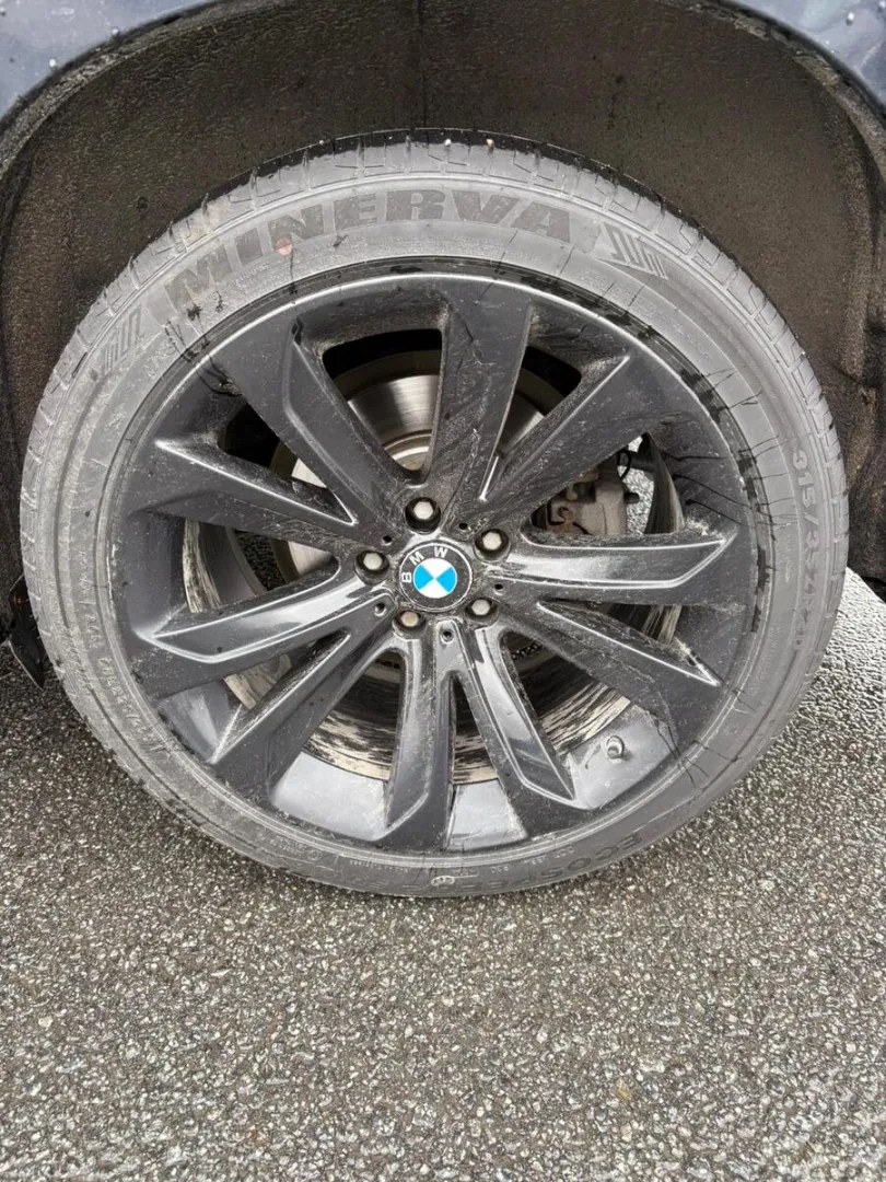 BMW X6 ERM-945 carousel image