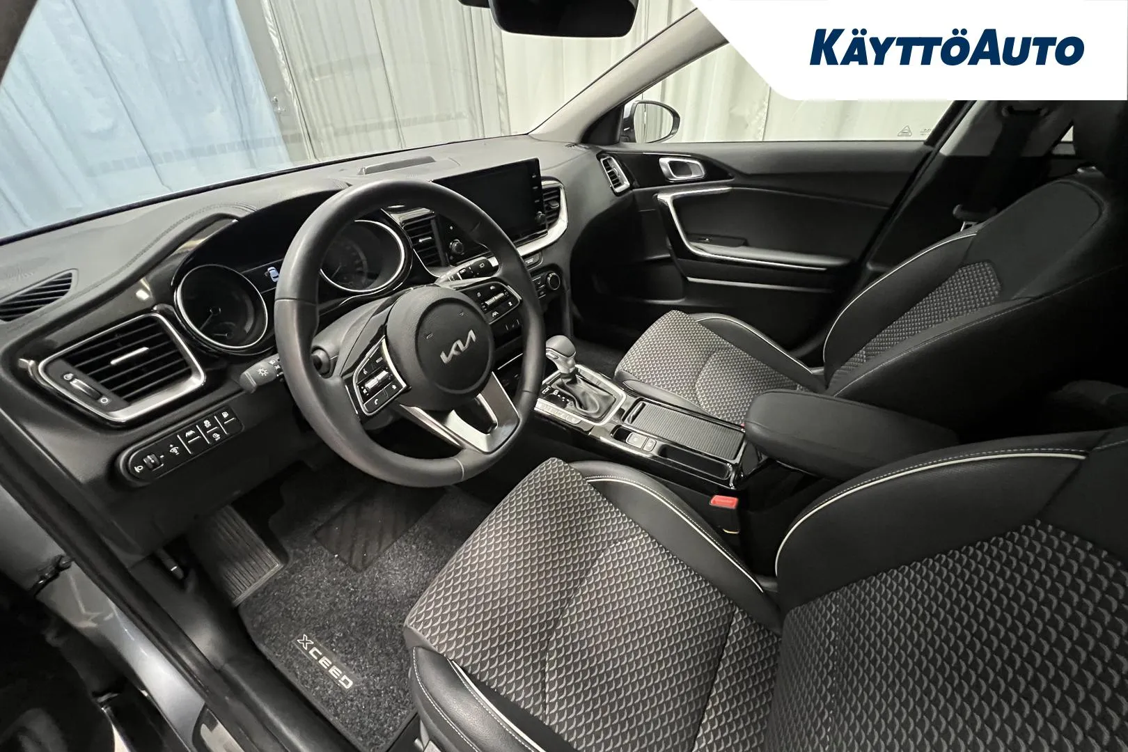 Kia XCeed YXR-231 carousel image