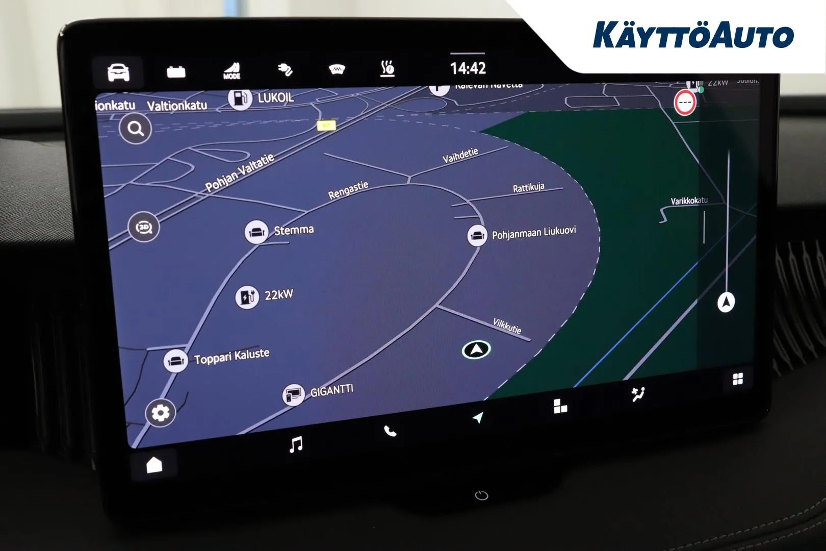 Skoda Superb JNK-515 carousel image