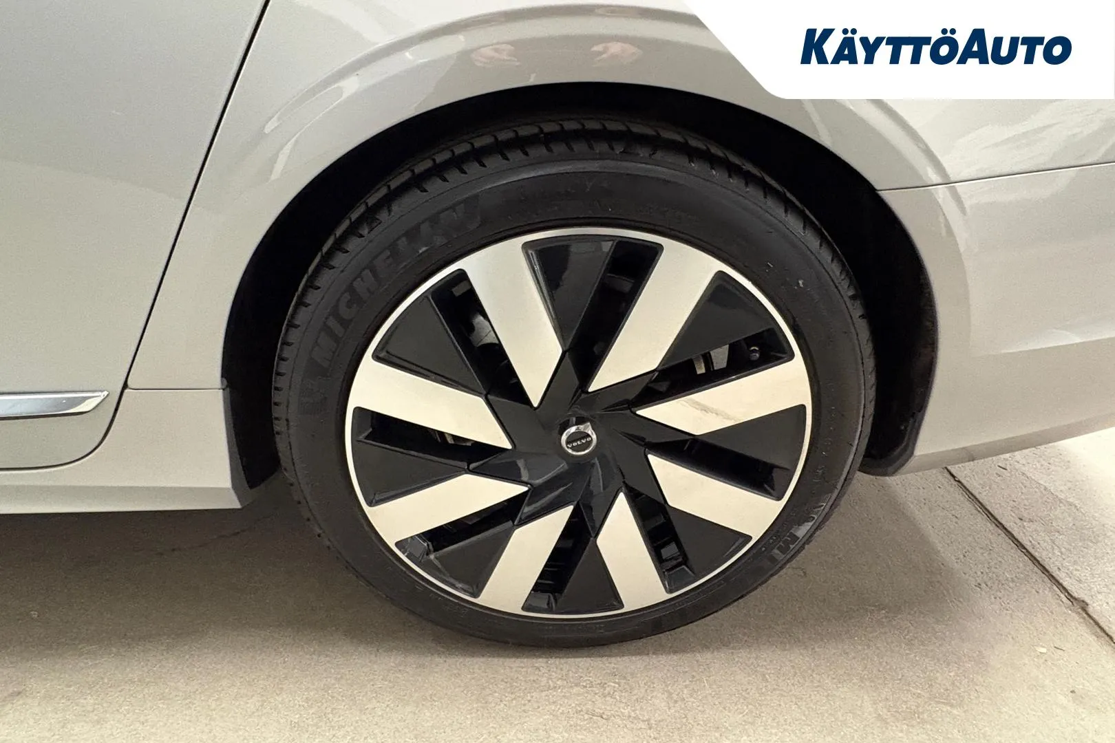 VOLVO V90 JNK-919 carousel image