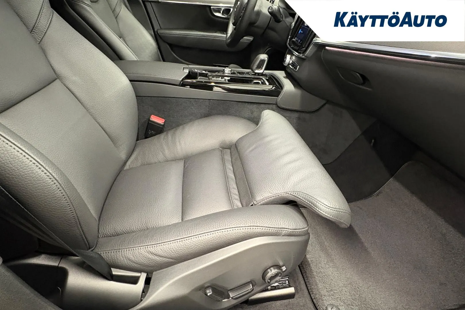 VOLVO V90 JNK-919 carousel image