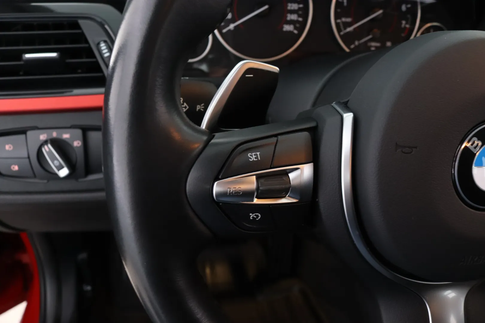 BMW 320 SLV-179 carousel image